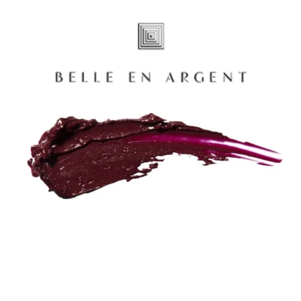 Belle en Argent Smoking On Screen lip color